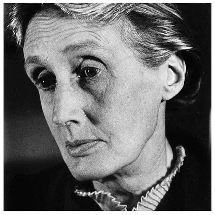 Photo of Virginia Woolf